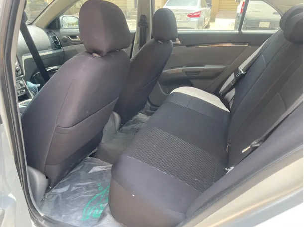 Car image 16