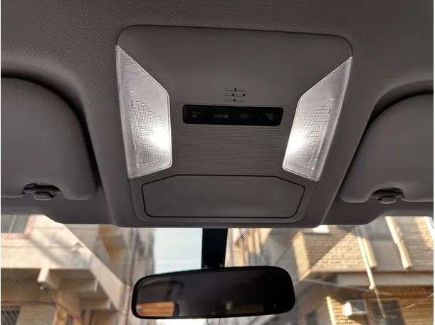 Car image 24