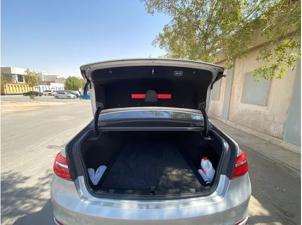 Car image 20