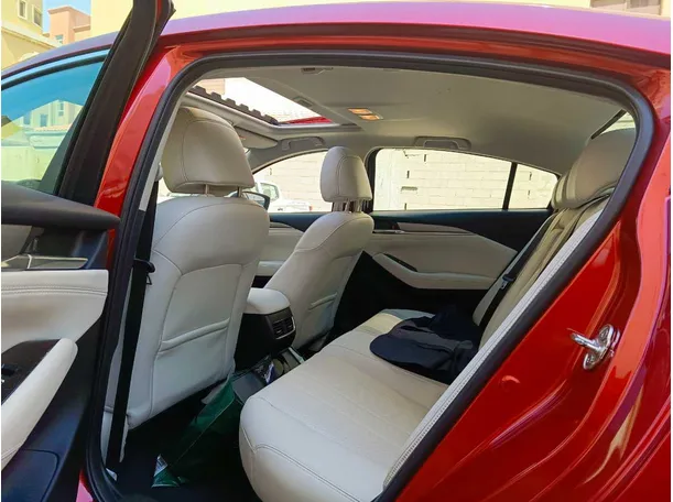 Car image 15