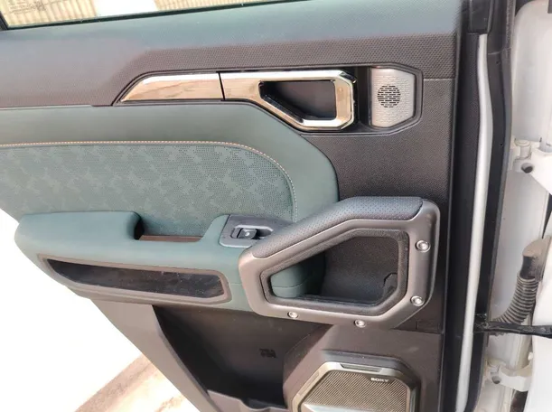 Car image 29
