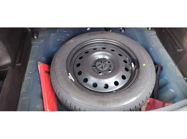 Car image 28