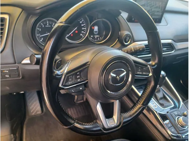 Car image 19