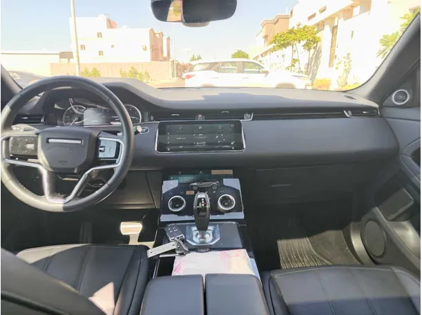 Car image 19
