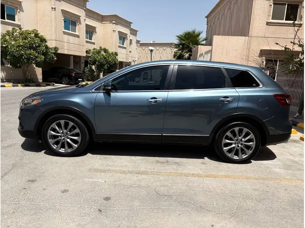 Car image 8
