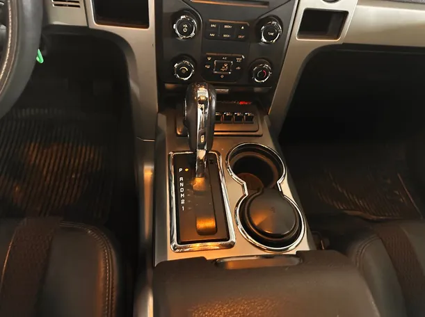 Car image 18
