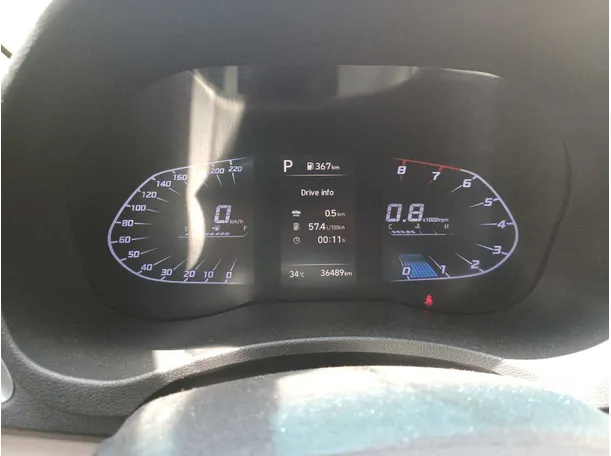 Car image 19