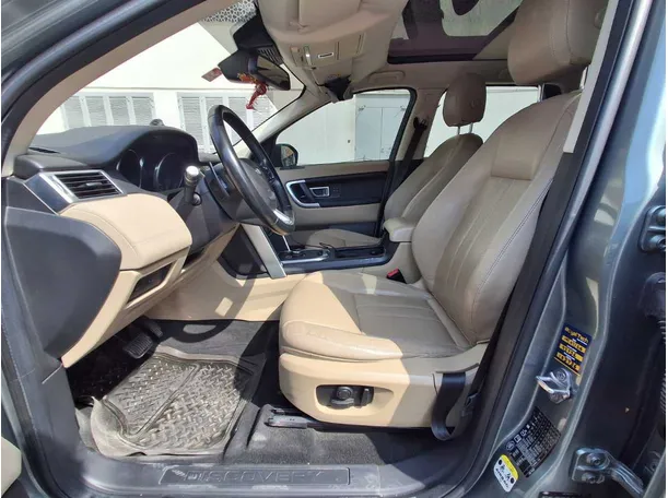 Car image 12