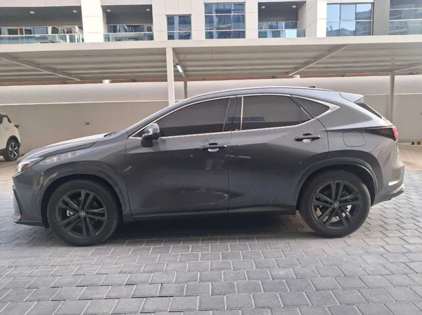 Car image 7