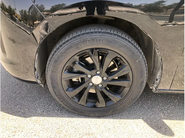 Car image 10