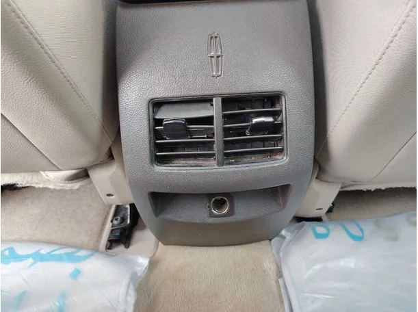 Car image 29
