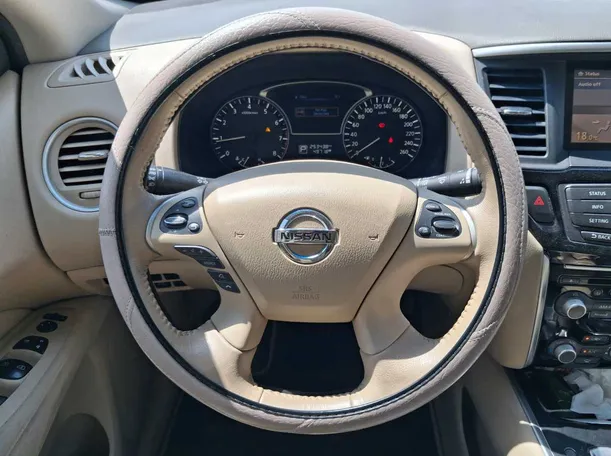 Car image 19