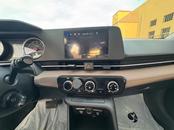 Car image 17