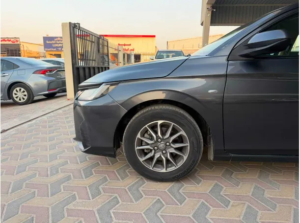 Car image 9