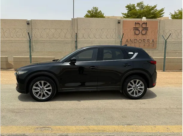 Car image 8