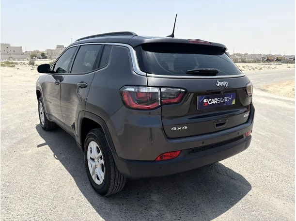 Car image 7