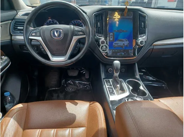 Car image 15