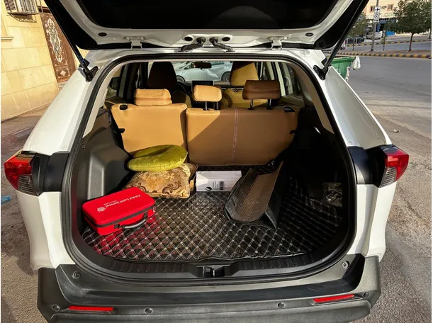 Car image 24