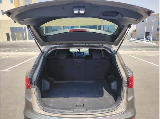 Car image 25