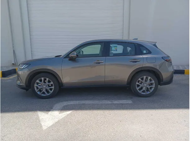 Car image 8