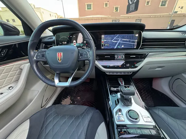 Car image 16