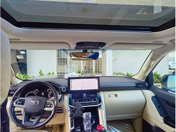 Car image 20