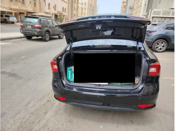 Car image 30