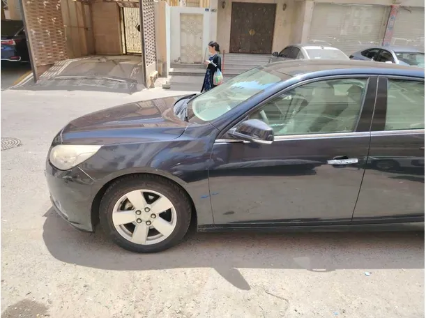 Car image 9