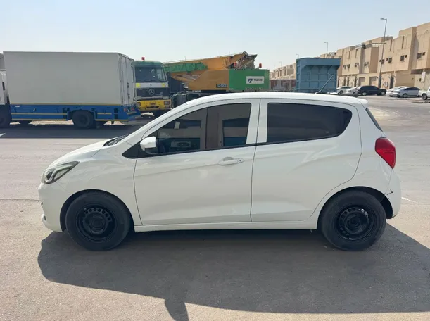 Car image 8