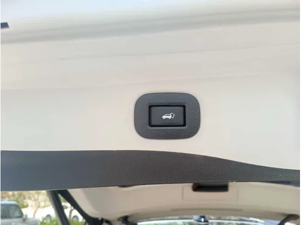 Car image 35
