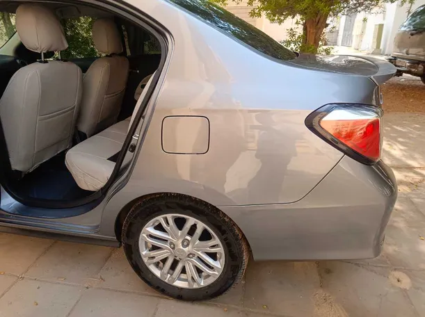 Car image 16
