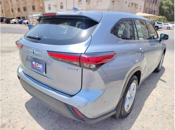 Car image 5