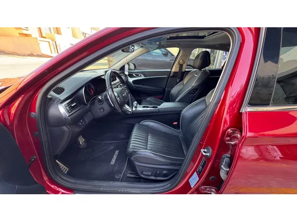 Car image 11