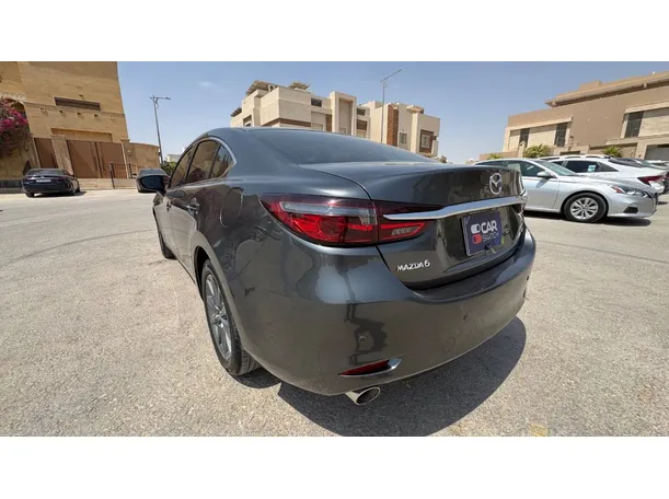Car image 7