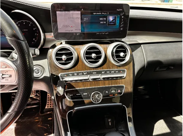 Car image 17