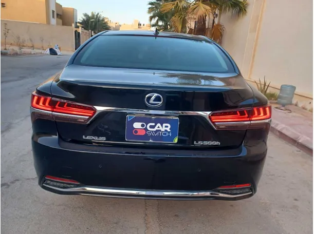 Car image 6
