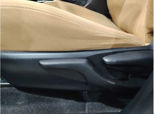 Car image 28