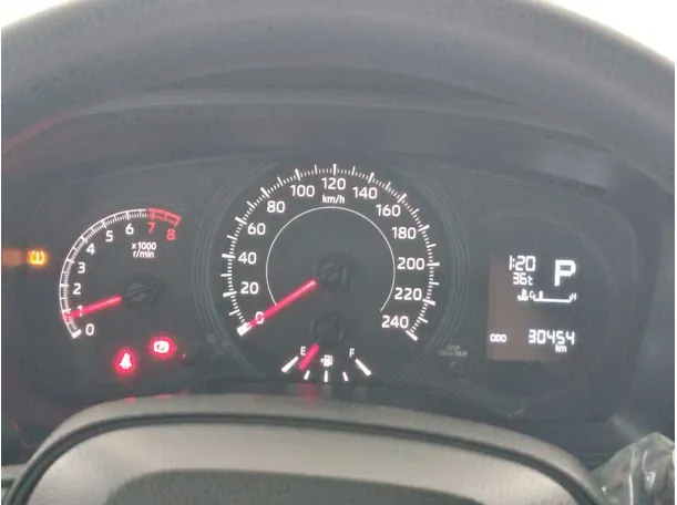 Car image 26