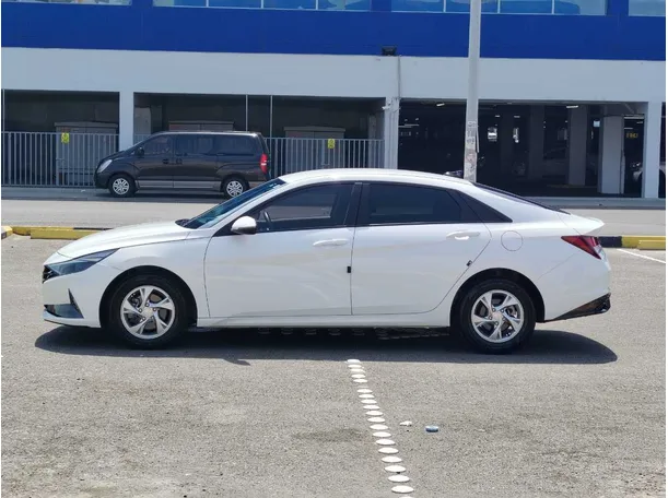 Car image 8