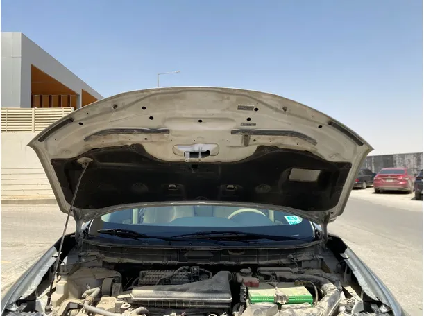 Car image 25