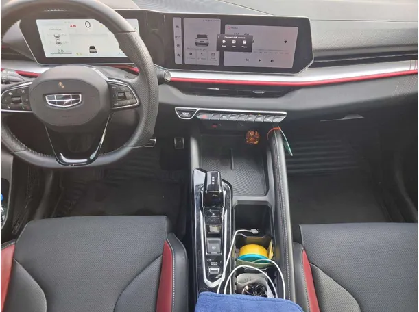 Car image 18