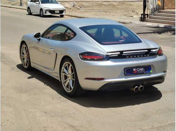 Car image 7