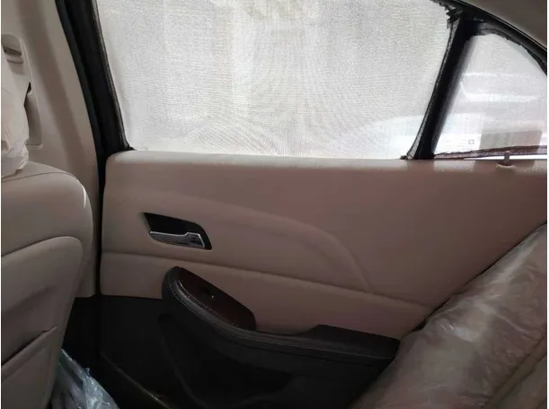 Car image 32