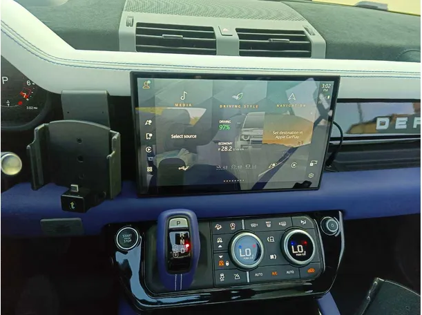 Car image 24