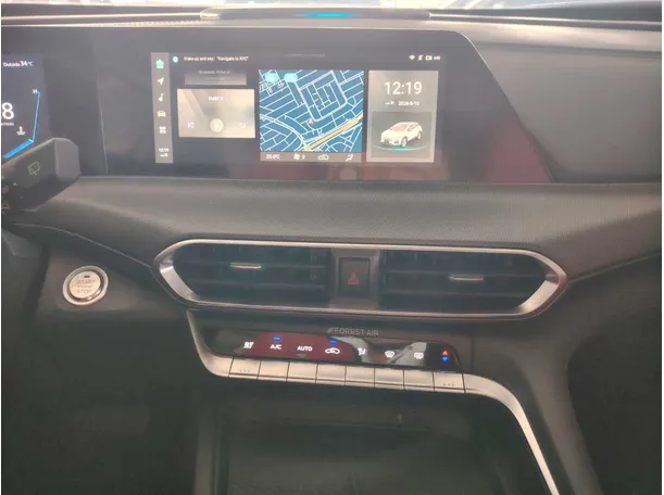 Car image 24