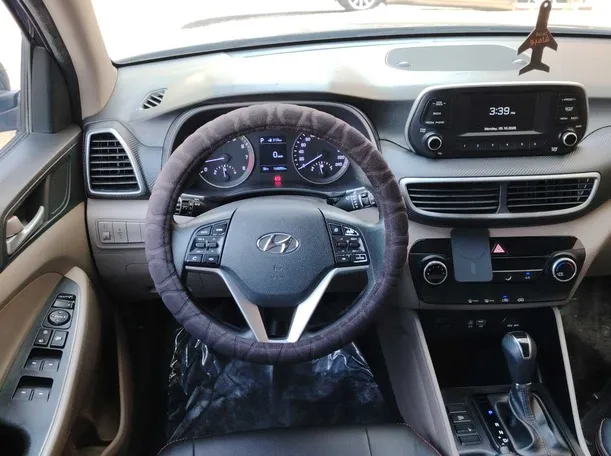 Car image 23