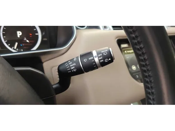 Car image 26