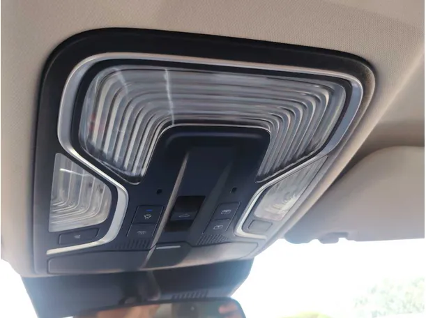 Car image 29