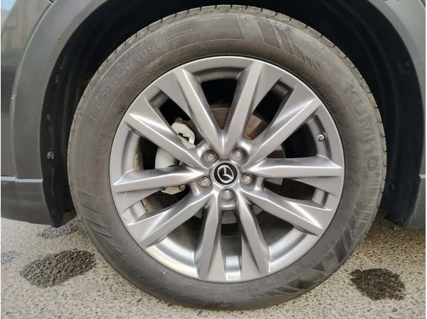 Car image 10