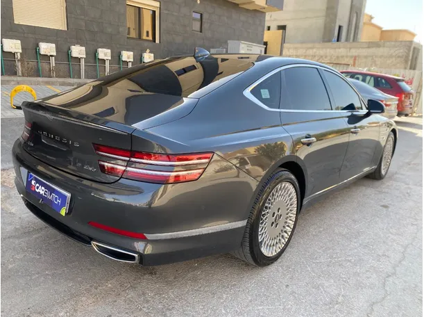 Car image 5